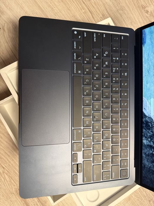 Apple MacBook Air 13, 2022  8/256GB  M2