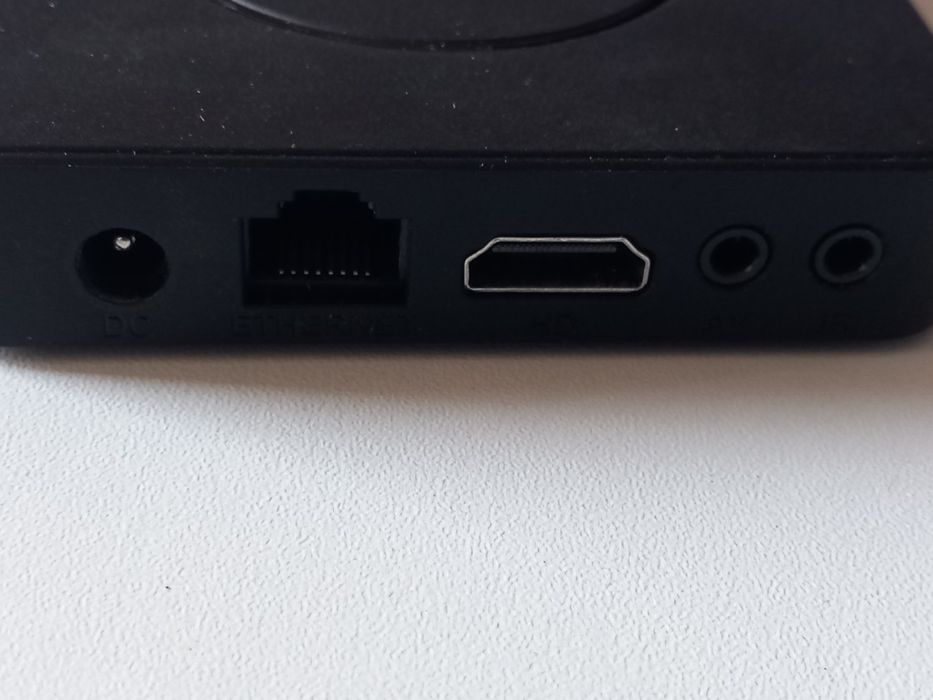 Android TV Box z obsługą rozdzielczości 8K i systemem Android 14.0 (2165)
