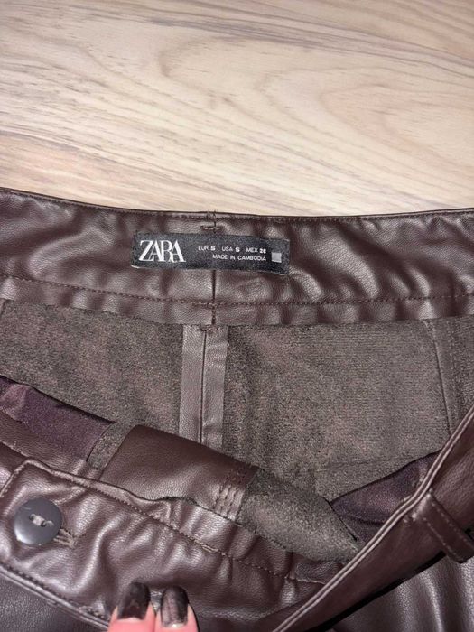 Штани екошкіра Zara колір гіркий шоколад