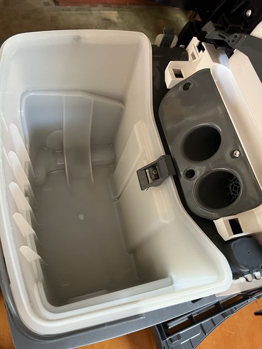 Продам потужний миючий пилосос Bosch Serie 4 AquaWash&Clean BWD41740