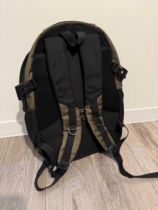 Рюкзак для ноутбука / 4 відділення / відмінний стан