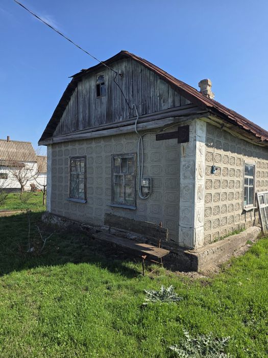 Продам дачу в селі