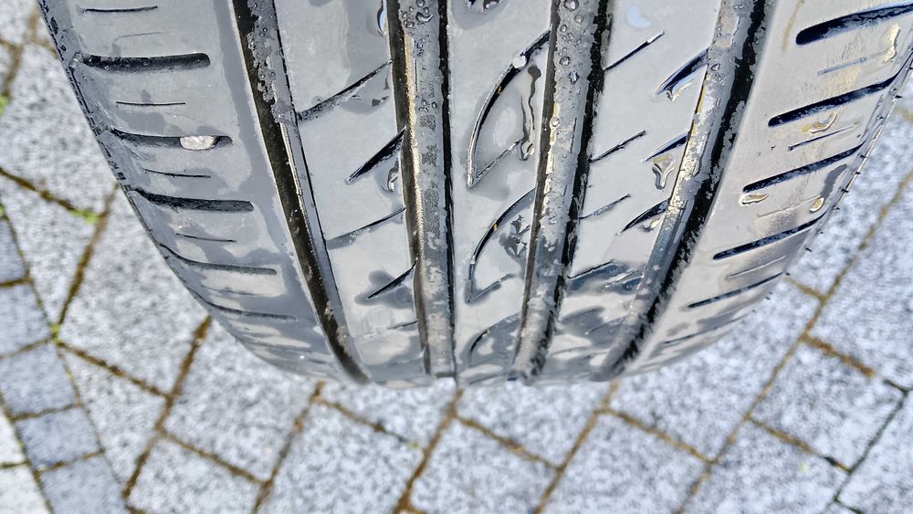 Nexen nfera su4 215/55r17 6mm