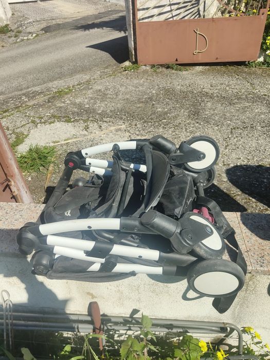 Carrinho de Passeio Dobrável