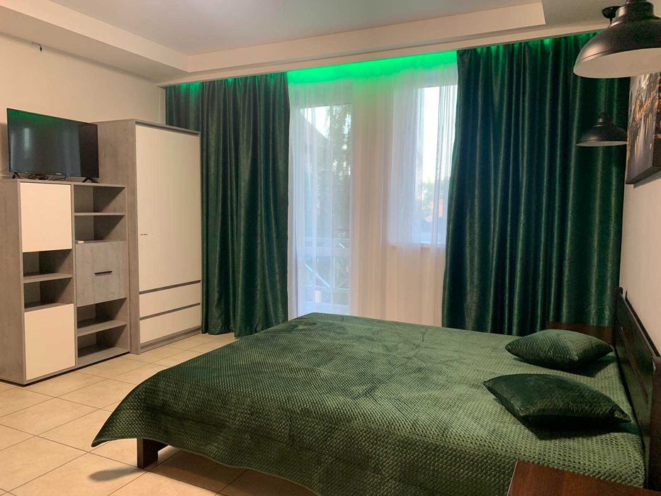 Квартира подобово в Київському районі, бомбосховища, парковка