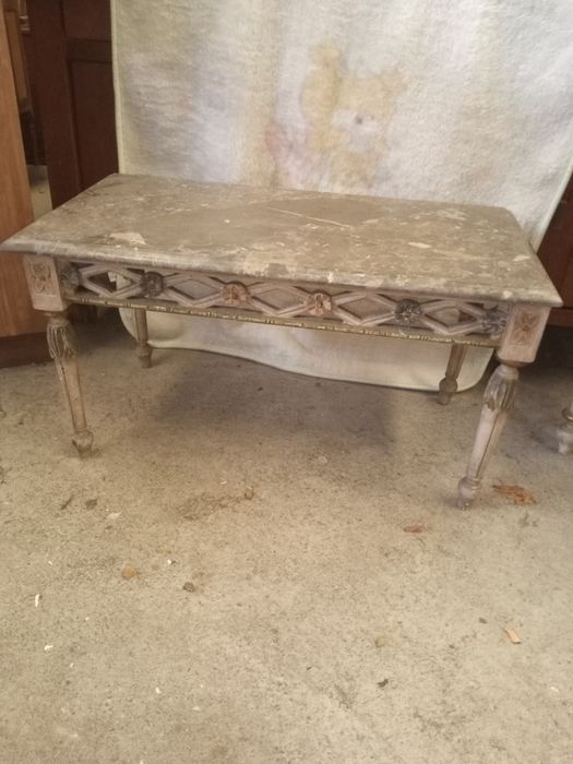 Two Coffee Tables64552182788865123