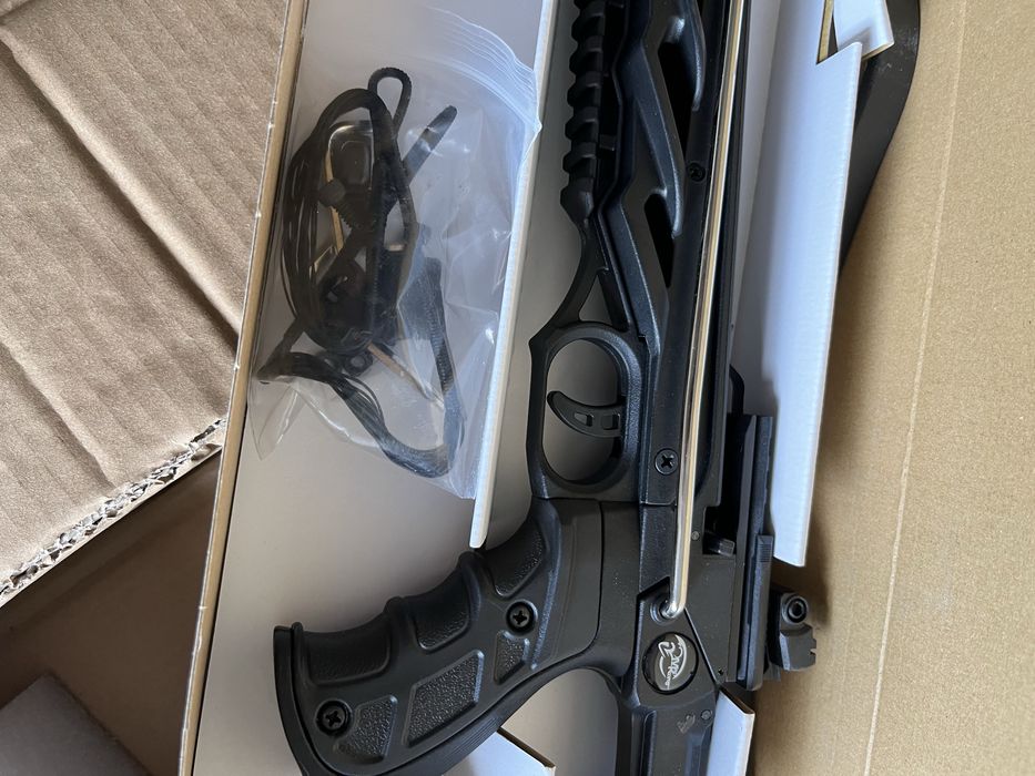 Pistola besta ultra precisa em caixa selada