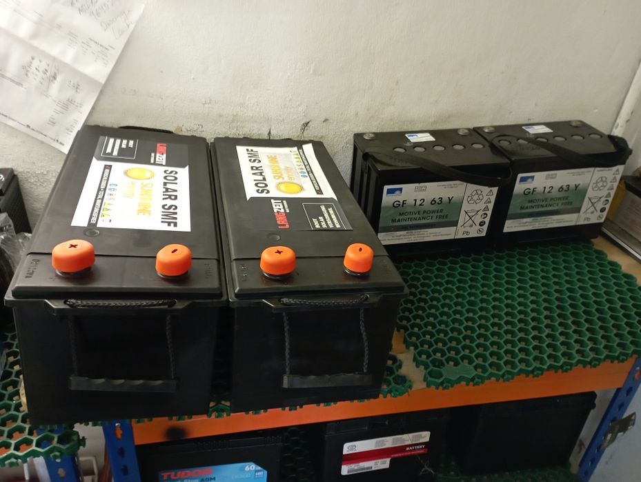 BATERIAS SOLARES) 240 amperes C 100