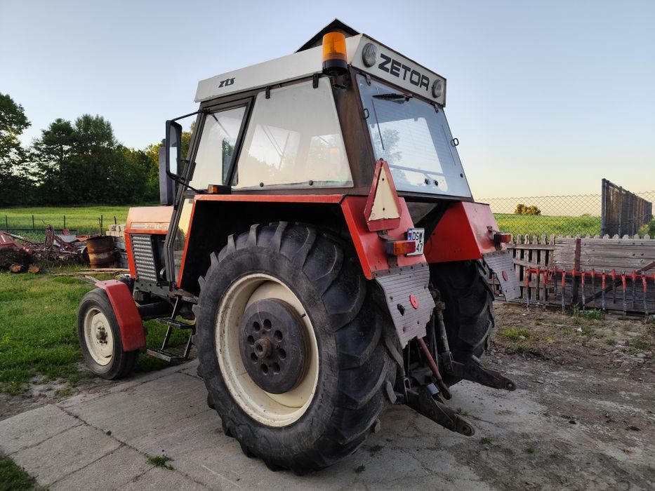 Ciagnik rolniczy Zetor 8011