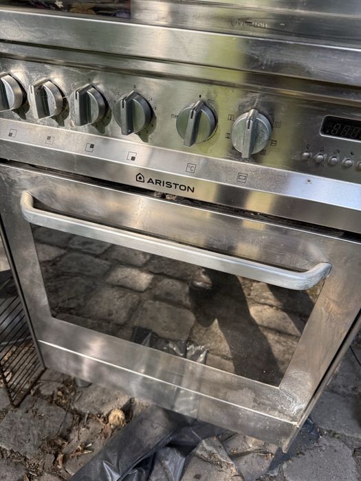 Kuchenka elektryczna inox Ariston wolnostojaca