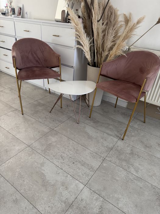 Krzeslo krzesla welur glamour zlote nogi pudrowy roz muszelka