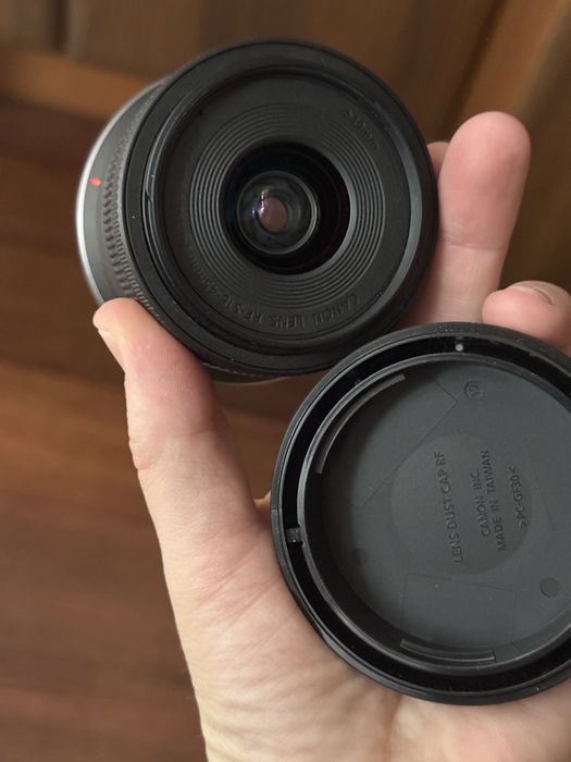 Обєктив Canon RF-S 18-45 mm