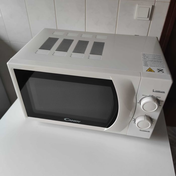 Microondas Candy CMW 2070M