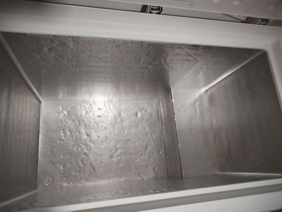 2 Freezer e 1 arca restauração