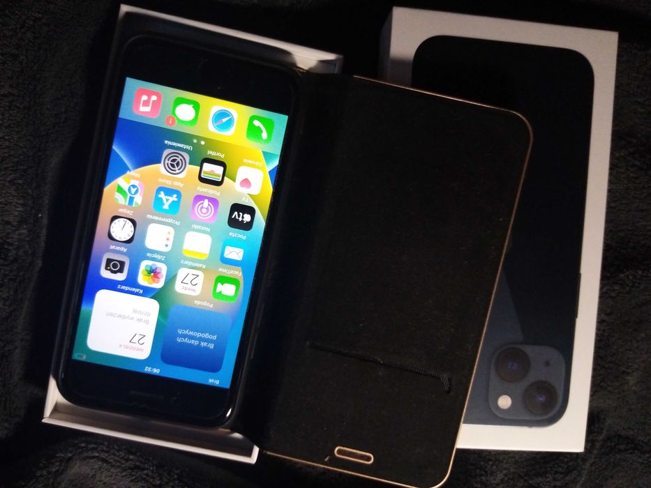 Telefon iPhone SE (2nd generation) Apple z ładowarką i pokrowcem