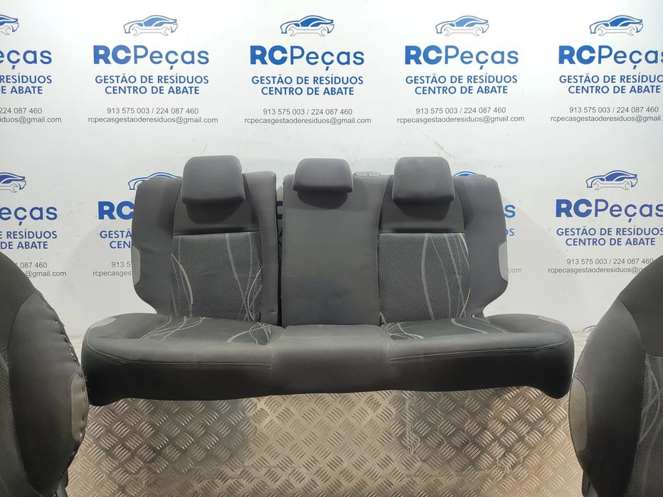 Conjunto de bancos em tecido Peugeot 208 Fase 1
