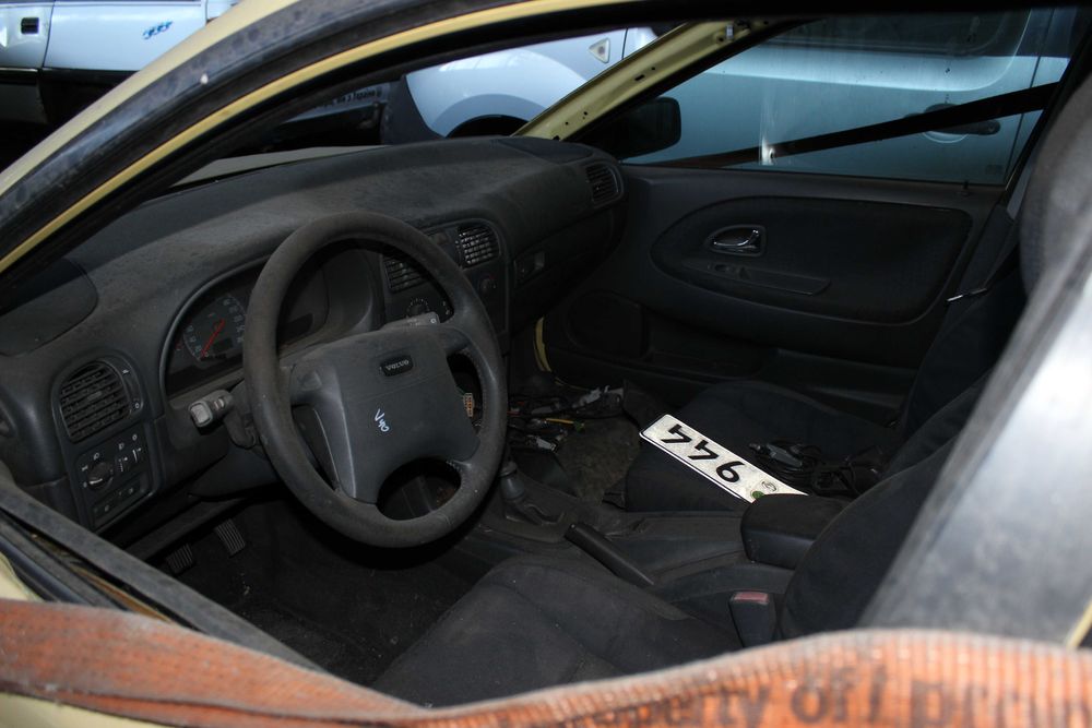 Volvo V40 2001 / Вольво В40 1.8 - запчасти, разборка