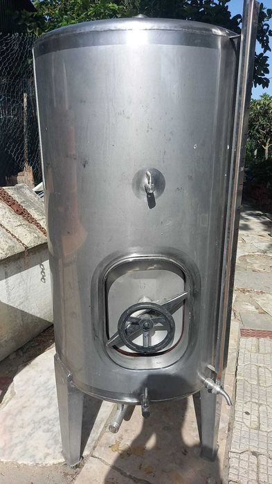 Depósito Inox para Vinho