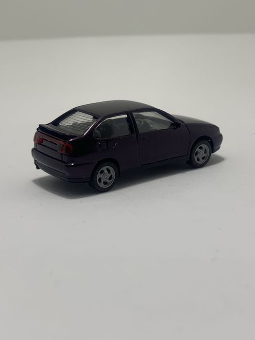 Seat Cordoba da marca Herpa escala 1/87