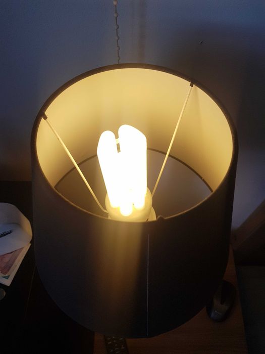 Lampka nocna do sypialni orginalny dizajn