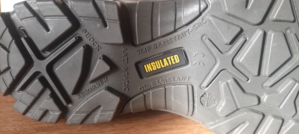 Продам рабочие ботинки 38р