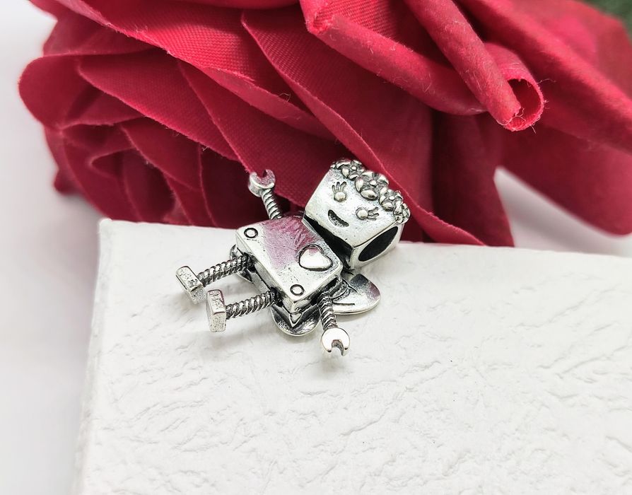 Charm's robot Bella ze skrzydłami ruchome elementy S925