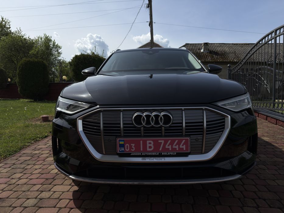 Audi E-tron  55  95Kwt 408 к.с Європа!!