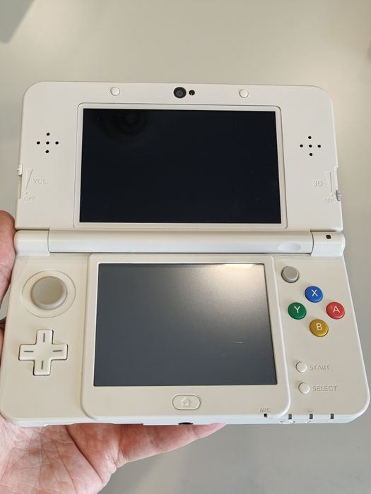 Nintendo New3DS Branca Desbloqueada Homebrew 4GB