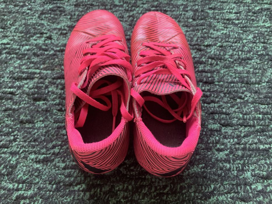 Футбольні бутси Adidas, рожеві
