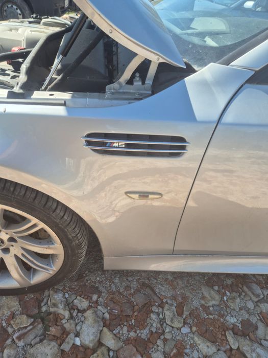 Bmw M5 e60 błotniki prawy/lewy titan silver