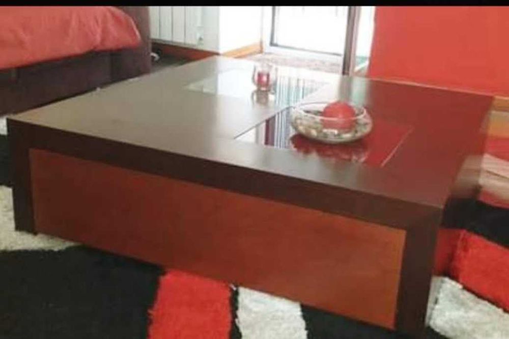 Mesa de centro em bom estado