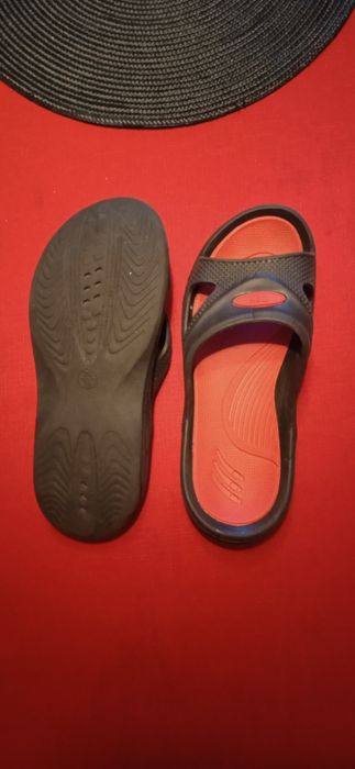 Klapki basenowe r 36