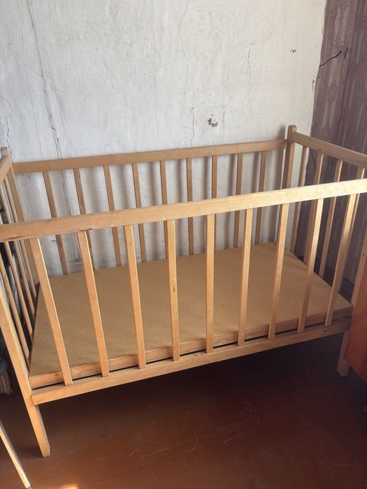 Дитяче ліжечко, ліжко для немовляти продаю