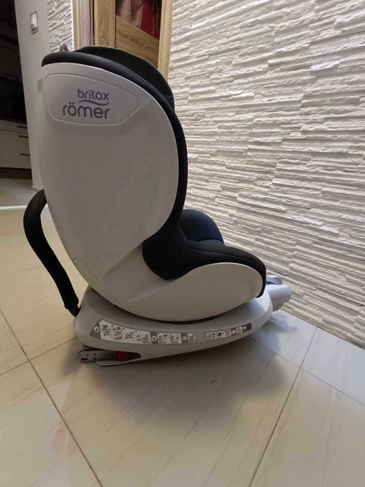 Obrotowy fotelik samochodowy Britax Romer Dualfix 0-18kg