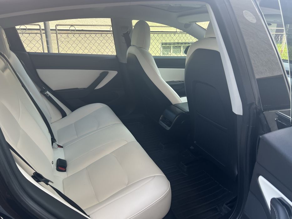 Tesla model 3 mid range CCS2