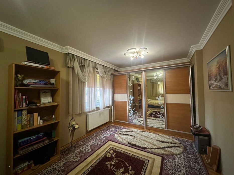Продаж сучасного будинку в самому центрі м.Берегове