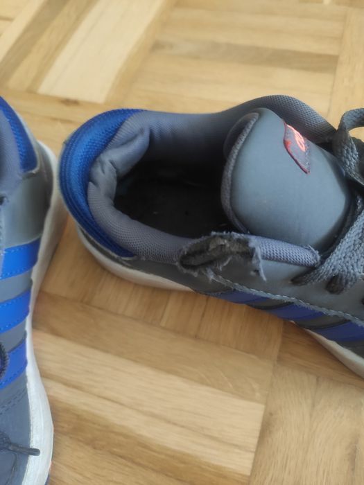 Buty Adidas chłopięce 38