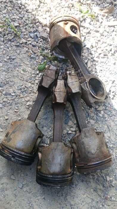 Pistons e bielas Mitsubishi Canter 649