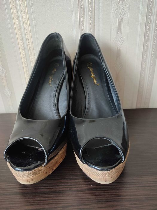 Туфлі жіночі з відкритим носком