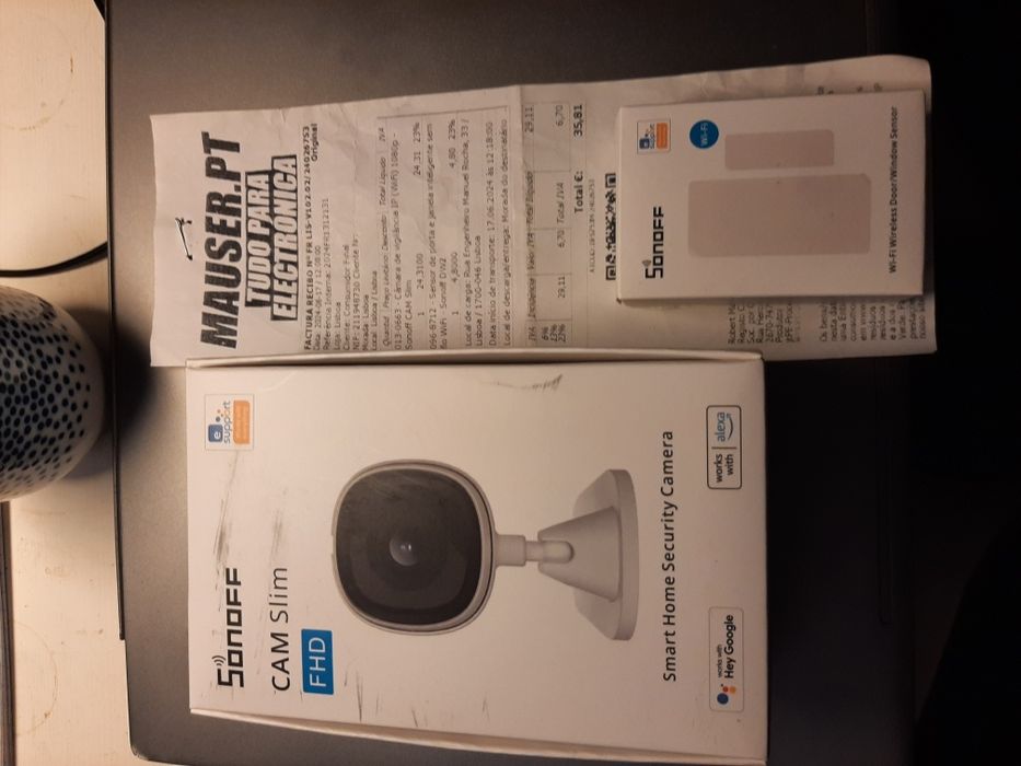 Câmara vigilância e sensores de porta e janela