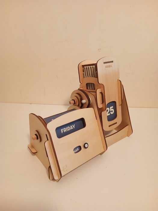 KiwiCo Eureka Calendário Perpétuo