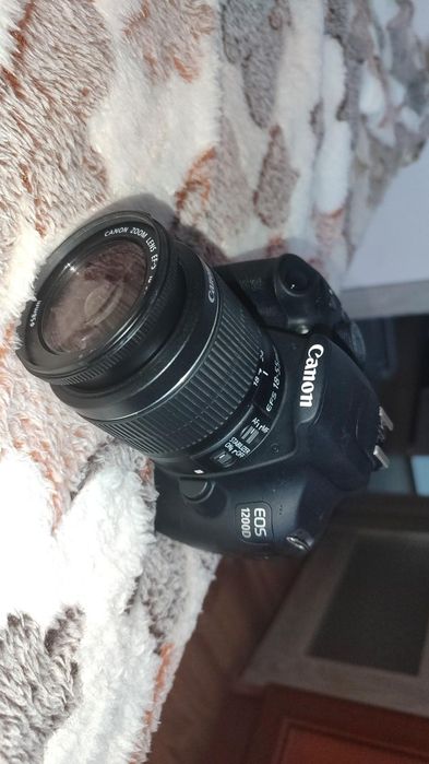 Фотоапарат Canon EOS 1200D