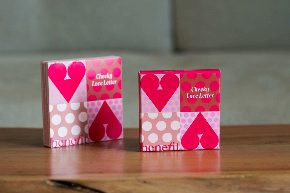 Cheeky Love Letter paletka Benefit do twarzy