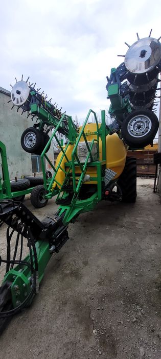 Агрегат для внесення КАС Велес Агро Вулкан 10П-233/3000