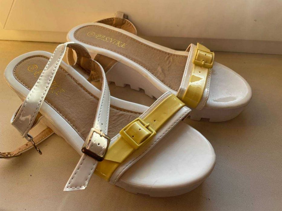 Белые босоножки с желтым акцентом (самый точный)