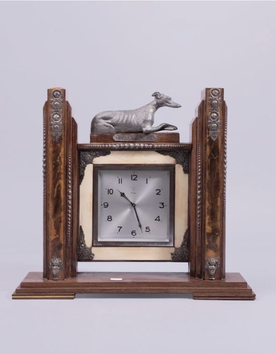 Relogio de mesa “Fixe “com aplicaçoes  em prata