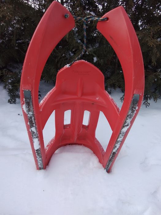 Sanki  Arrow  , Prosperplast . Plastikowe - Tworzywo sztuczne