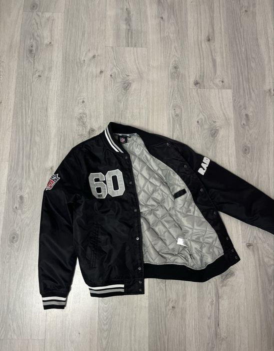 бомбер Raiders.