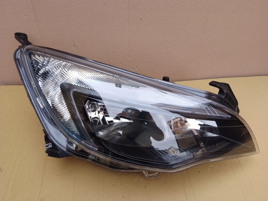 Lampa prawa opel astra 4 IV  j czarna Europa