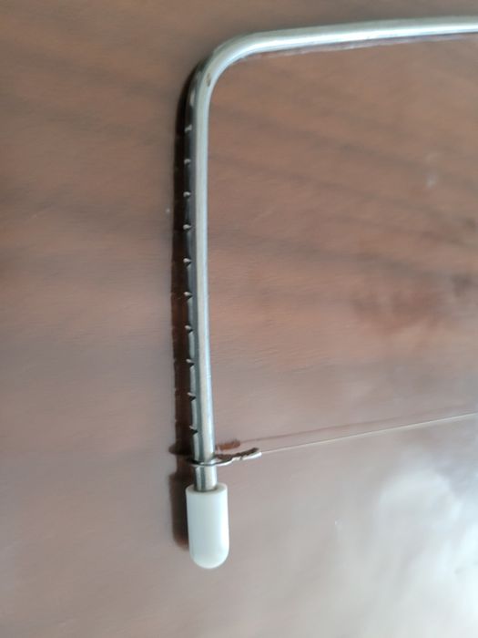 Nóż strunowy do biszkoptu